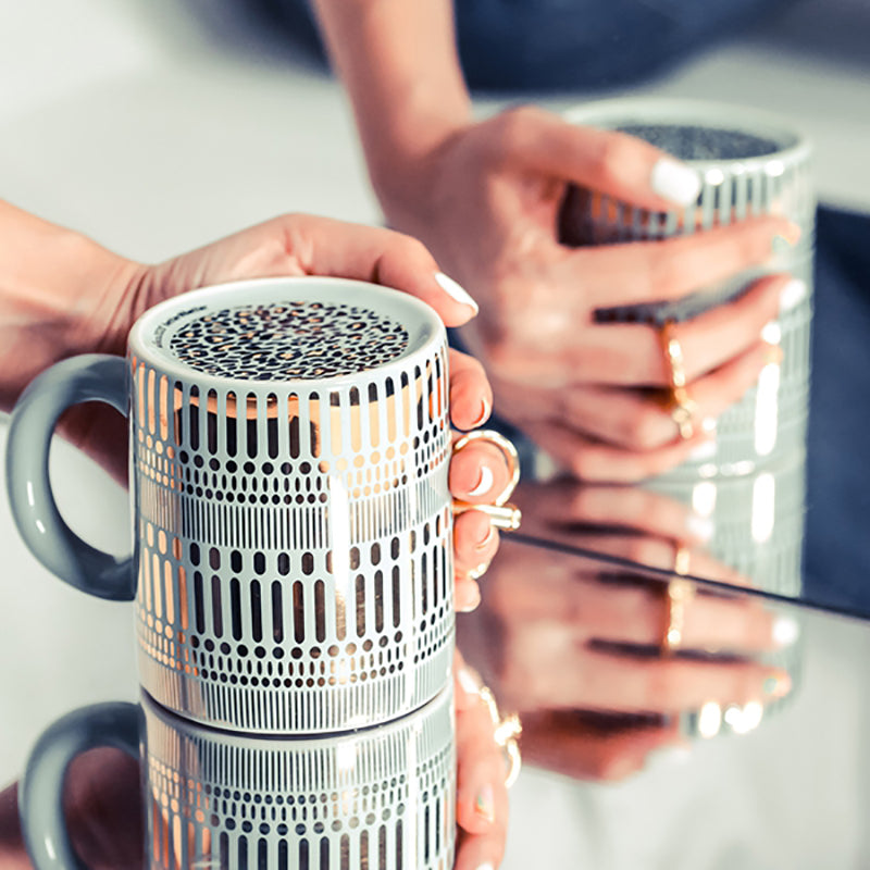 Taza de cerámica de vidrio con diseño de artista IT Mug - The Party Green 